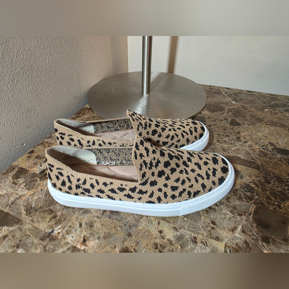 Cecelia New York • Leopard Print Slip-On Women's Shoes.  Sz 6.5M.  EUC!